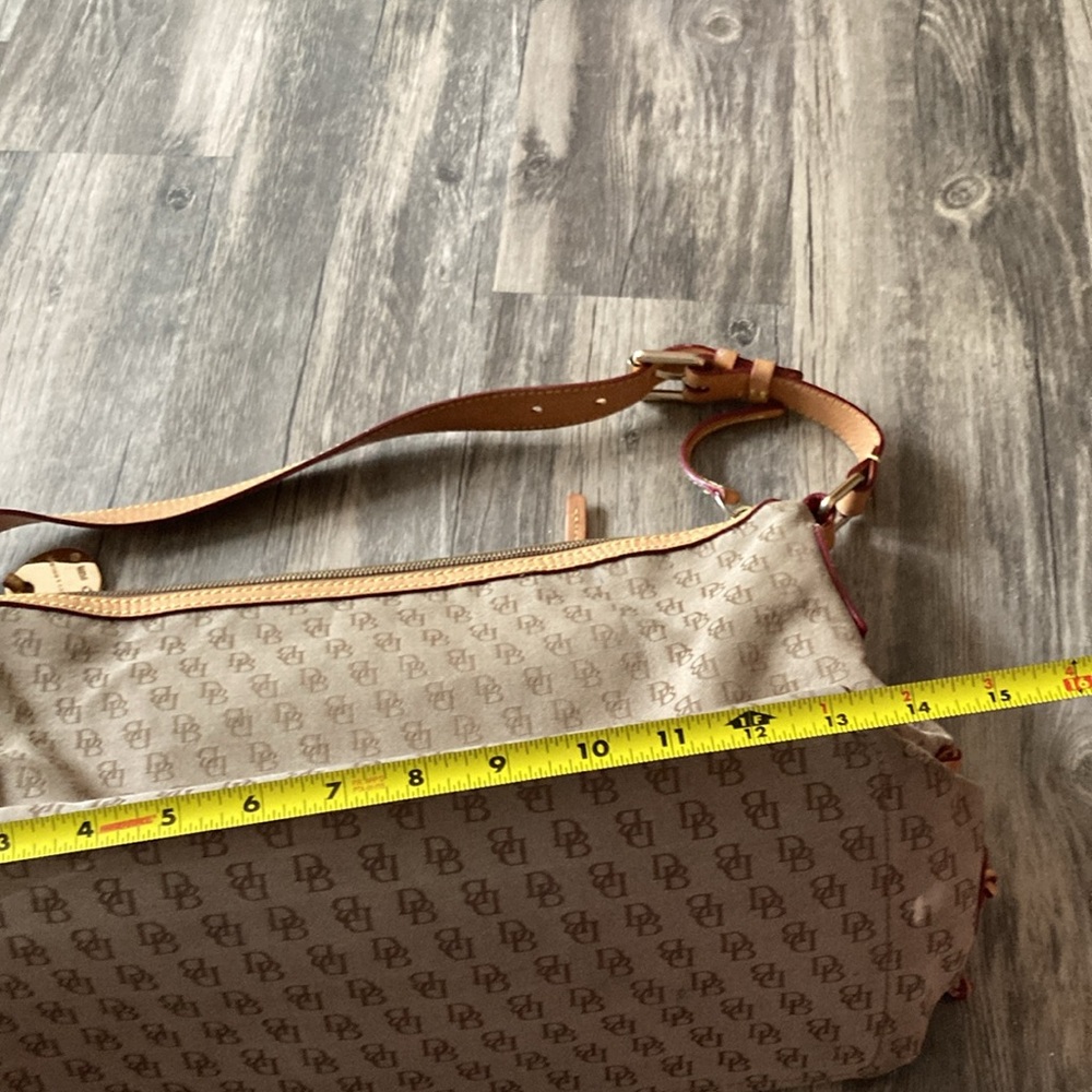 Dooney & Bourke signature shoulder bag. K664407 - Picture 8 of 16
